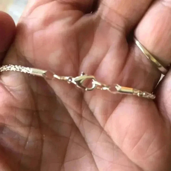 Magnifying Glass Pendant Silver Tone Long Sweater Necklace NWT - Picture 3 of 5